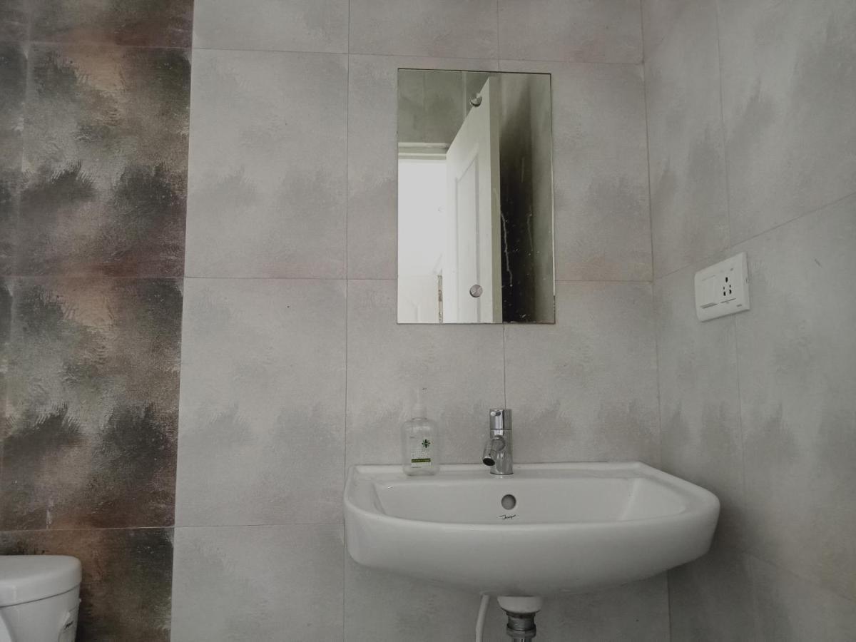 Zalor Residency 2 Apartment Varca Luaran gambar