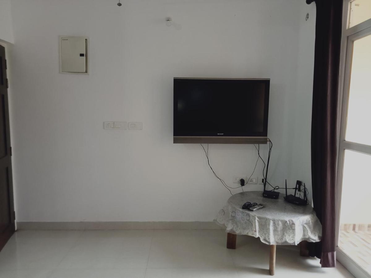 Zalor Residency 2 Apartment Varca Luaran gambar